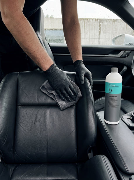 Koch-Chemie Leather Star Lederpflege am Fahrersitz
