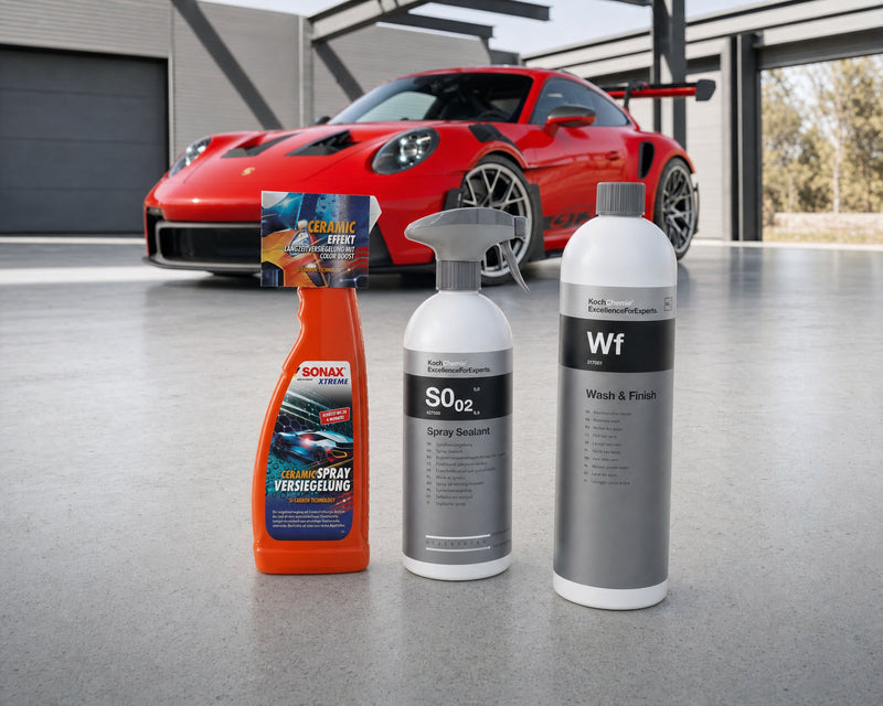 Detailing1 Spotlight Sommer-Sprühversiegelung: SONAX XTREME Ceramic, Koch-Chemie S0.02 und Wf vor rotem Porsche 911