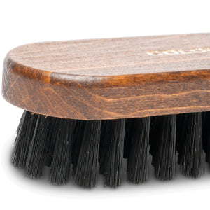 detailing1depot.comLOURLOCK Leather Cleaning Brush — Nahaufnahme von Holzkörper und Borsten