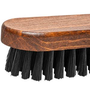 detailing1depot.comLOURLOCK Leather Cleaning Brush — Nahaufnahme von Holzkörper und Borsten